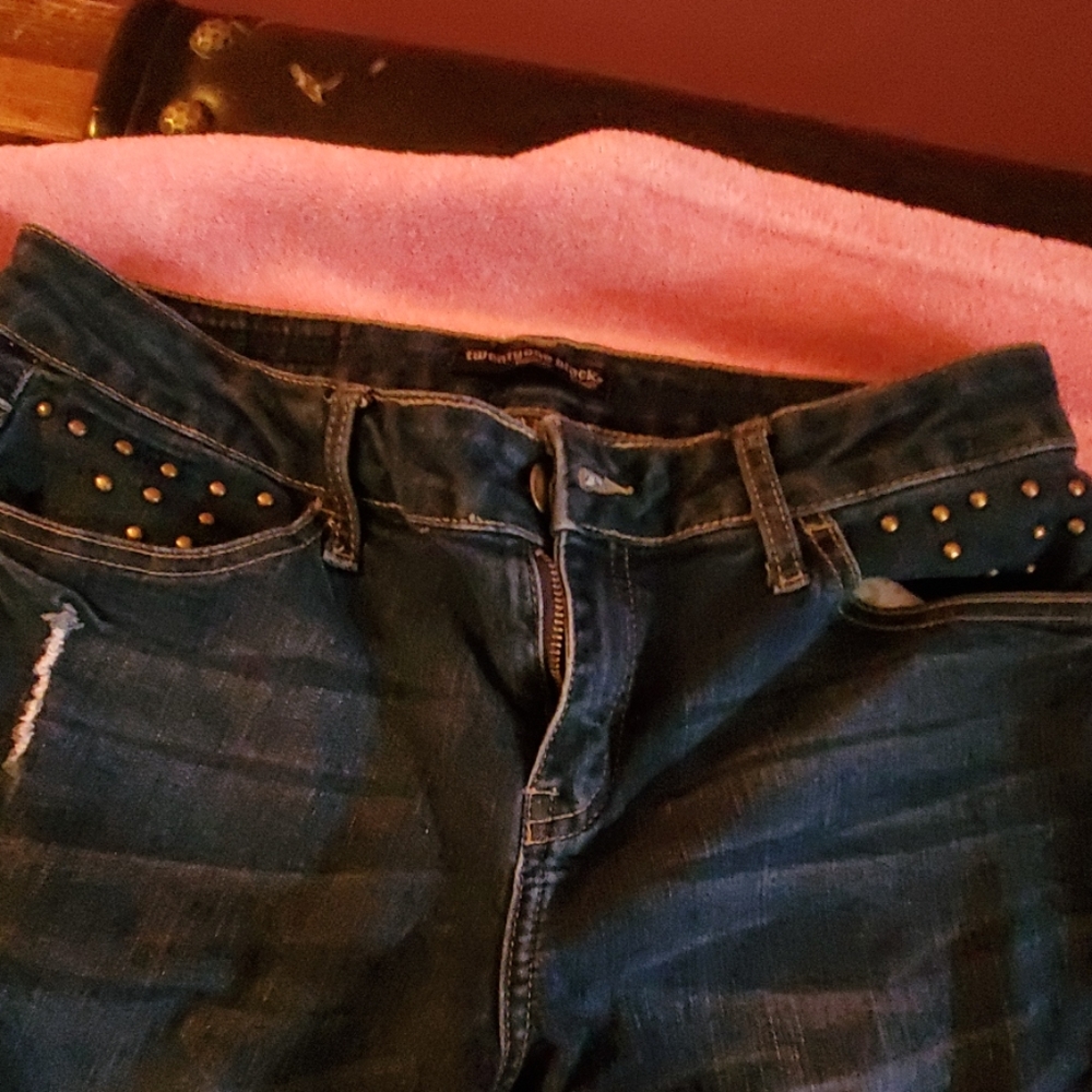 Jean's - Picture 2 of 4